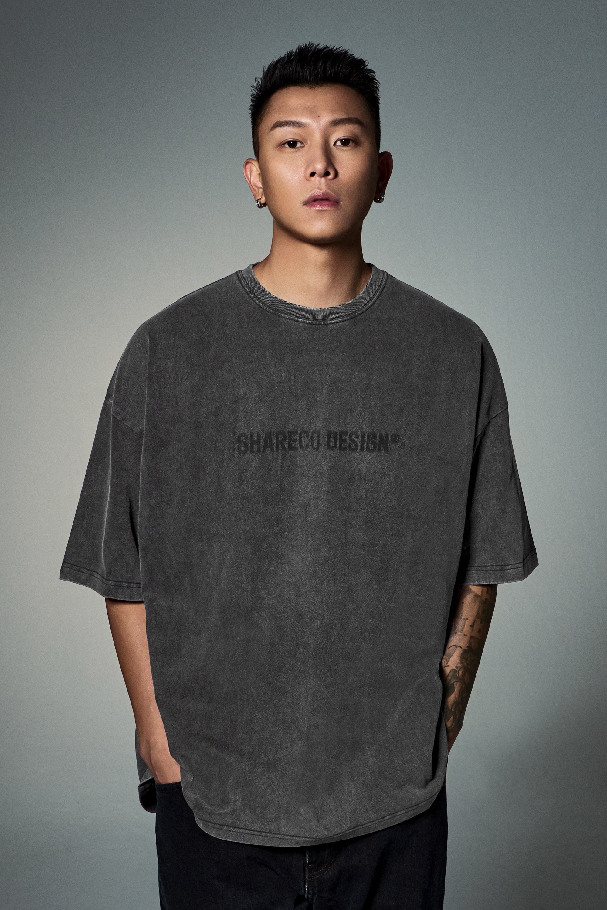 HEAVY WASHED LOGO TEE 水洗 LOGO 短 TEE (八月下旬依訂單順序出貨，現在下訂 優先寄出) - SHARECO DESIGN